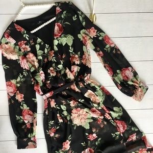 Floral wrap maxi dress✨ size medium